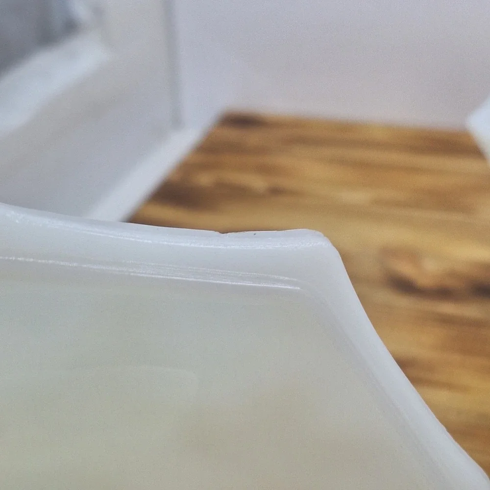 Vintage Anchor Hocking Milk Glass Candy Dish with Lid. Grape Pattern.‎
